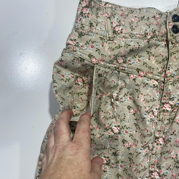 Blanco Floral Y2K Vintage Inspired Woman’s Mini Skirt With 2 Front Pockets 2 - Picture 5 of 13